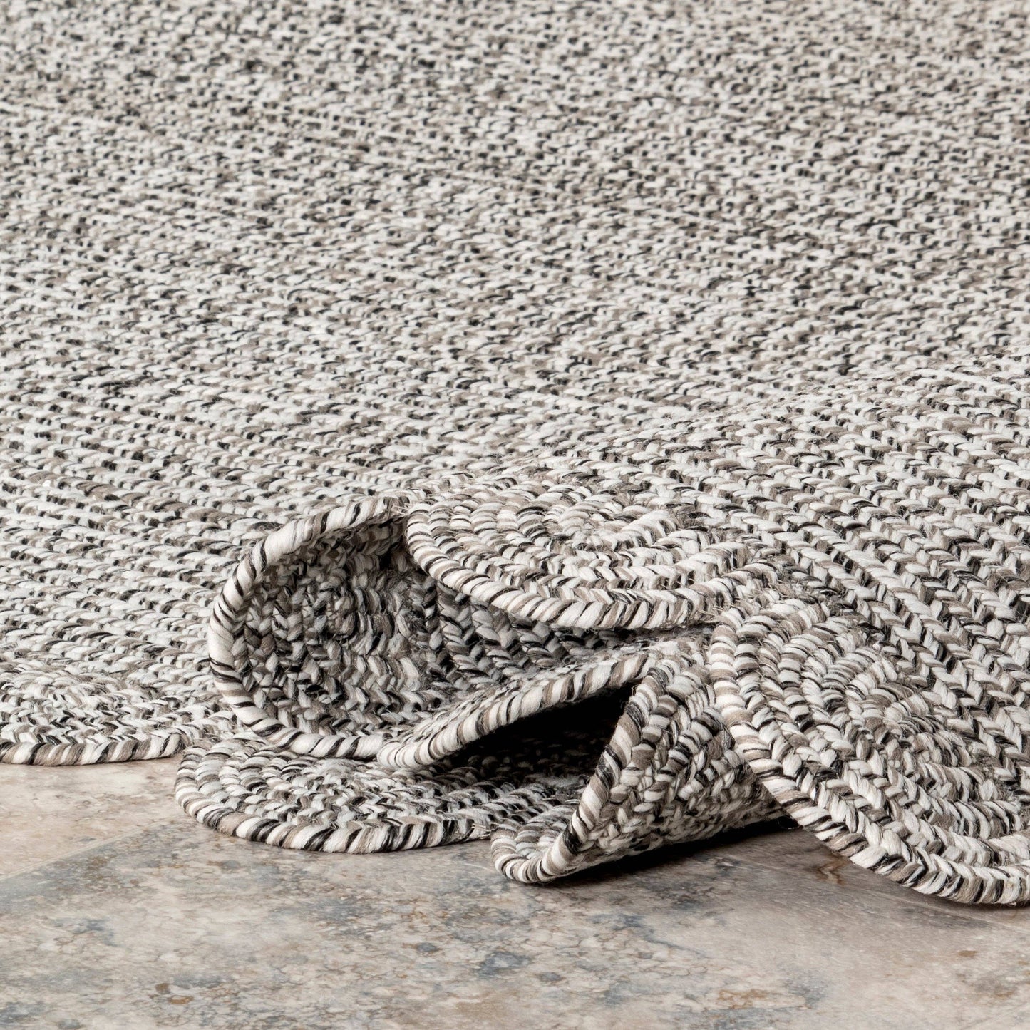 Idina Casual Scalloped Indoor/Outdoor Area Rug