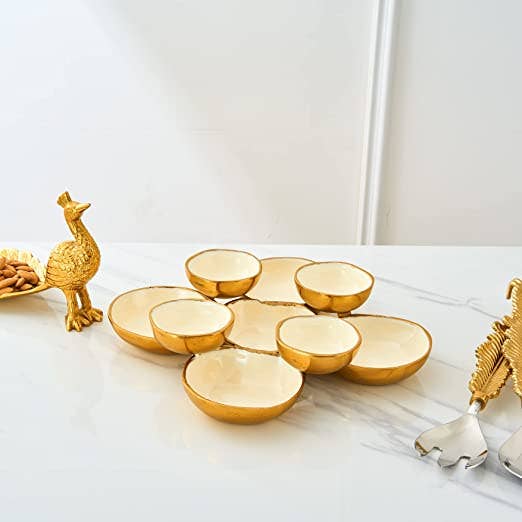 Cluster of 8 Round Serving Bowls