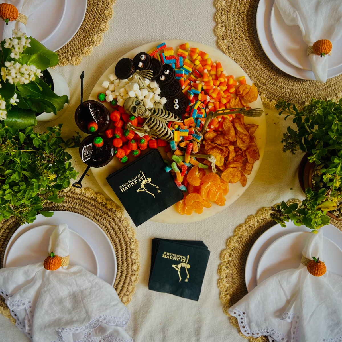 If You've Got It Haunt It Halloween Cocktail Paper Napkins